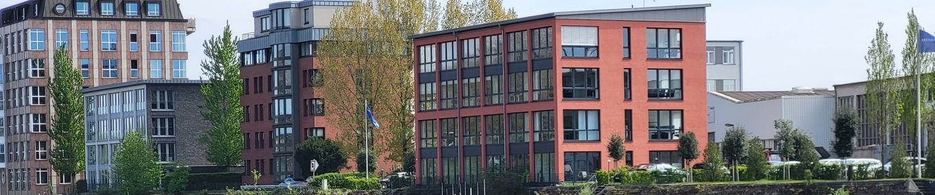 Das Kanzleigebäude am Vinckeweg in Duisburg-Ruhrort mit roter Klinkerfassade